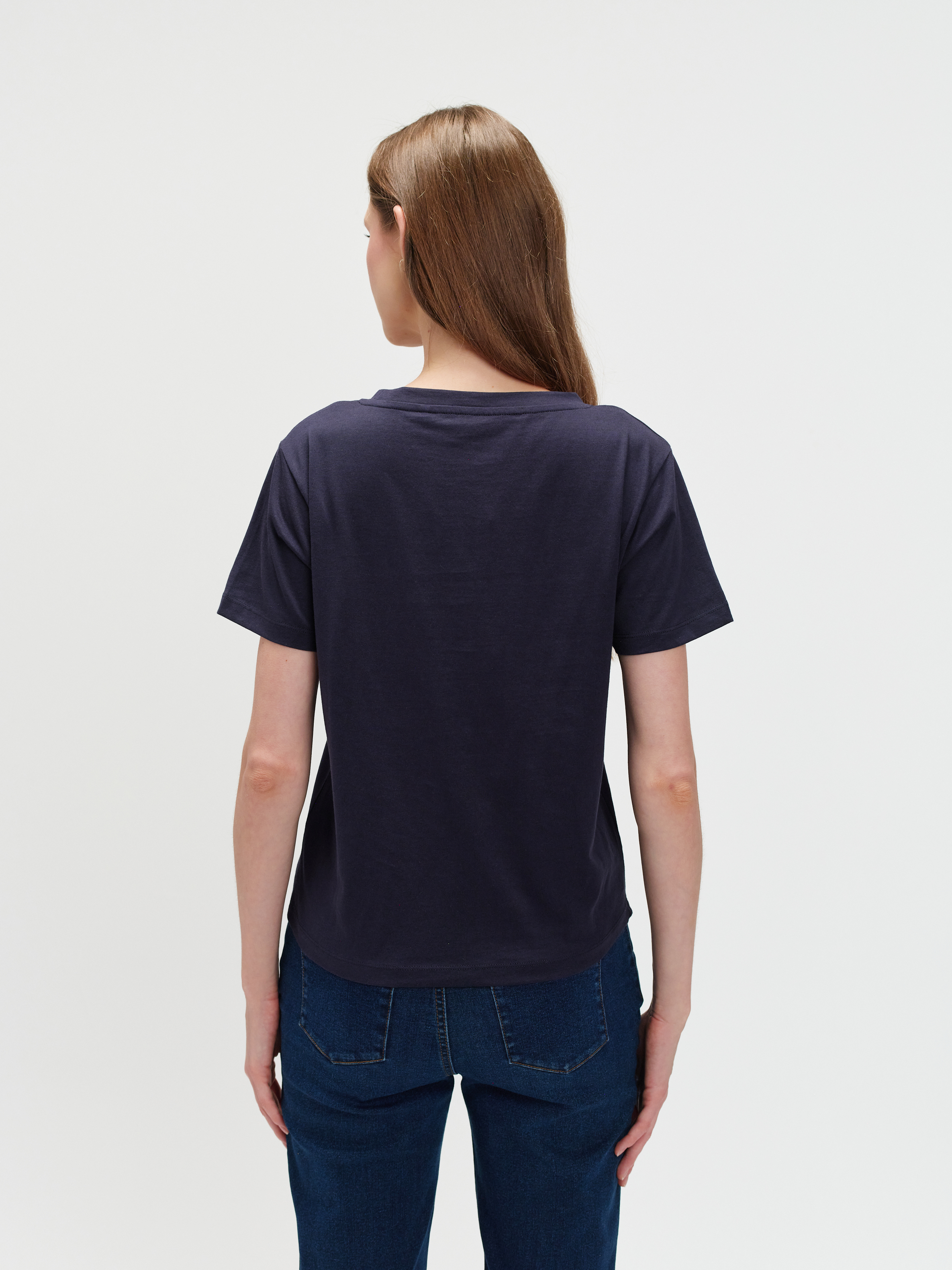 Granatowy top z napisem 