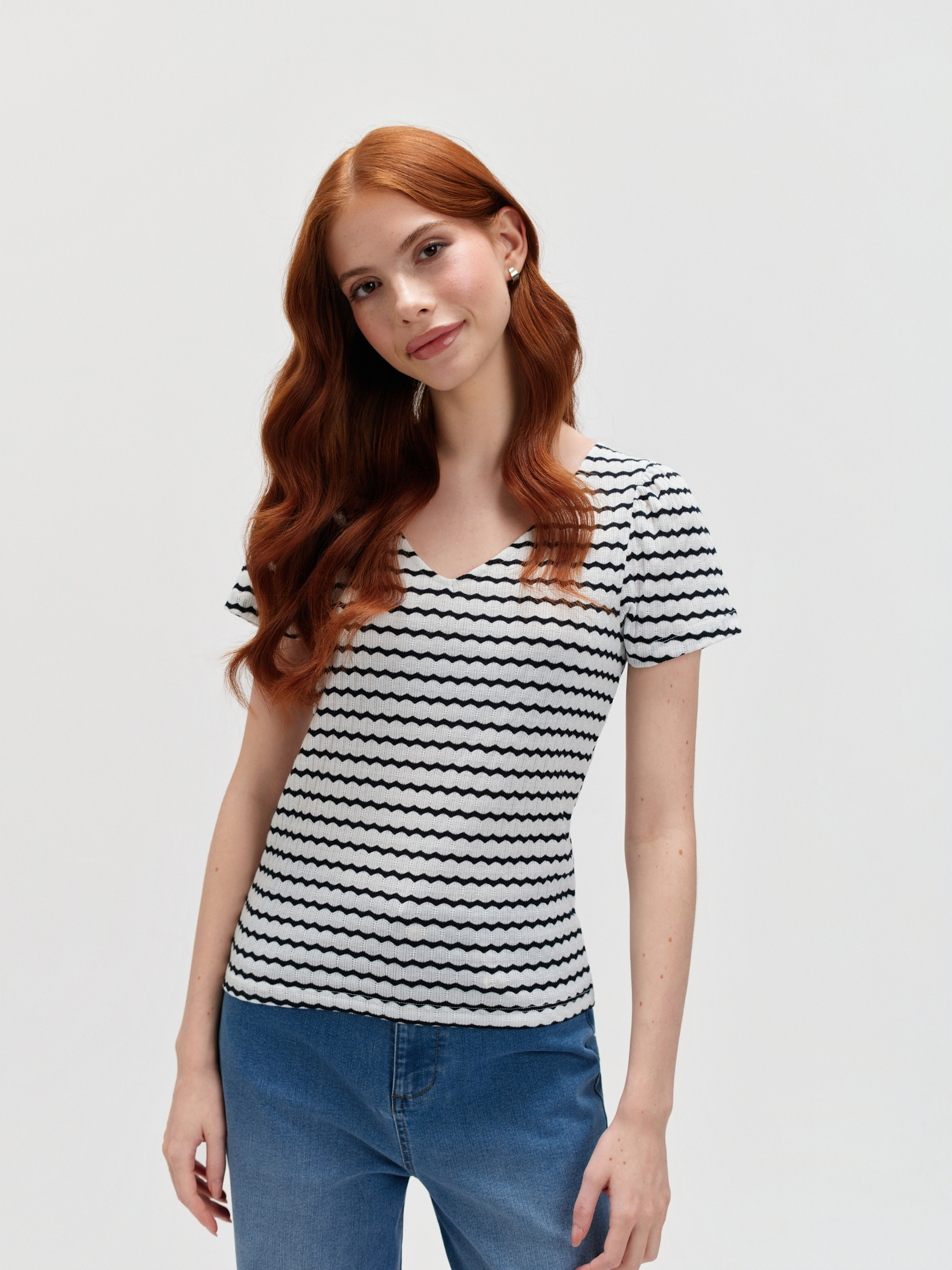 Top w paski z dekoltem w serek 