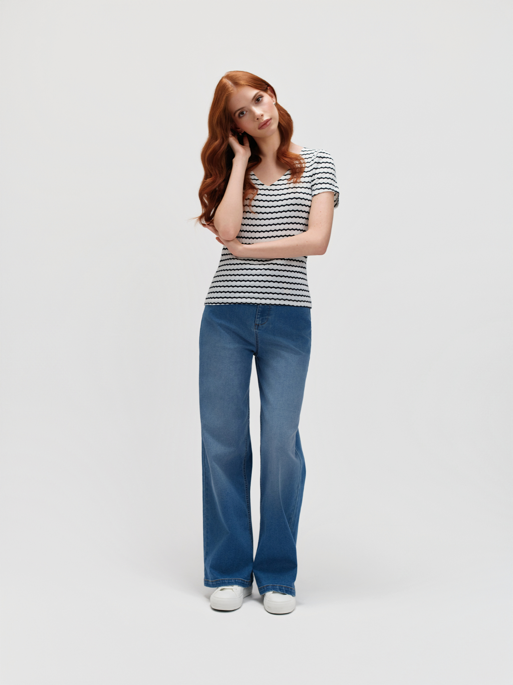 Top w paski z dekoltem w serek 