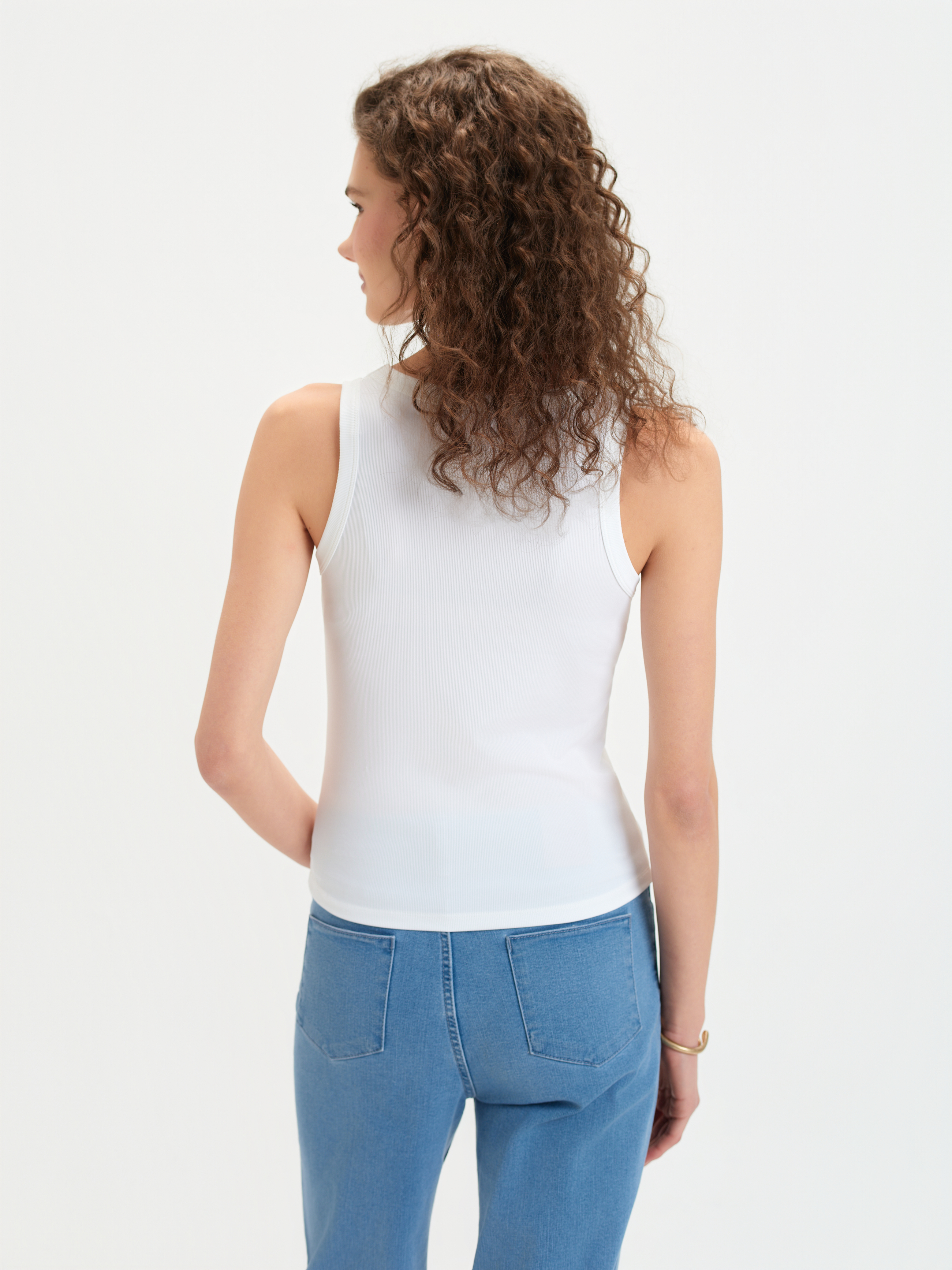 Biały top na ramiączkach 