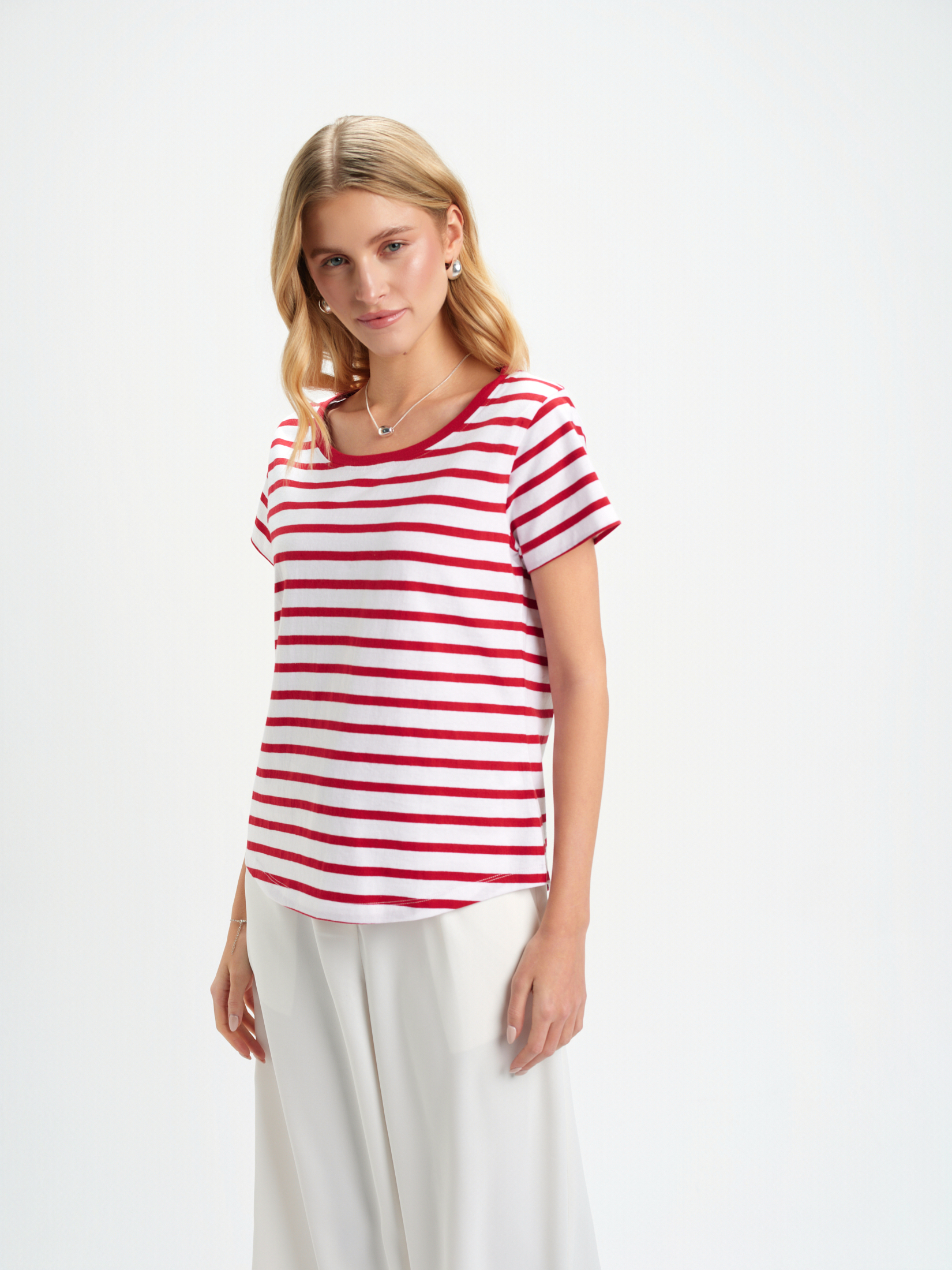 Top w czerwone paski 