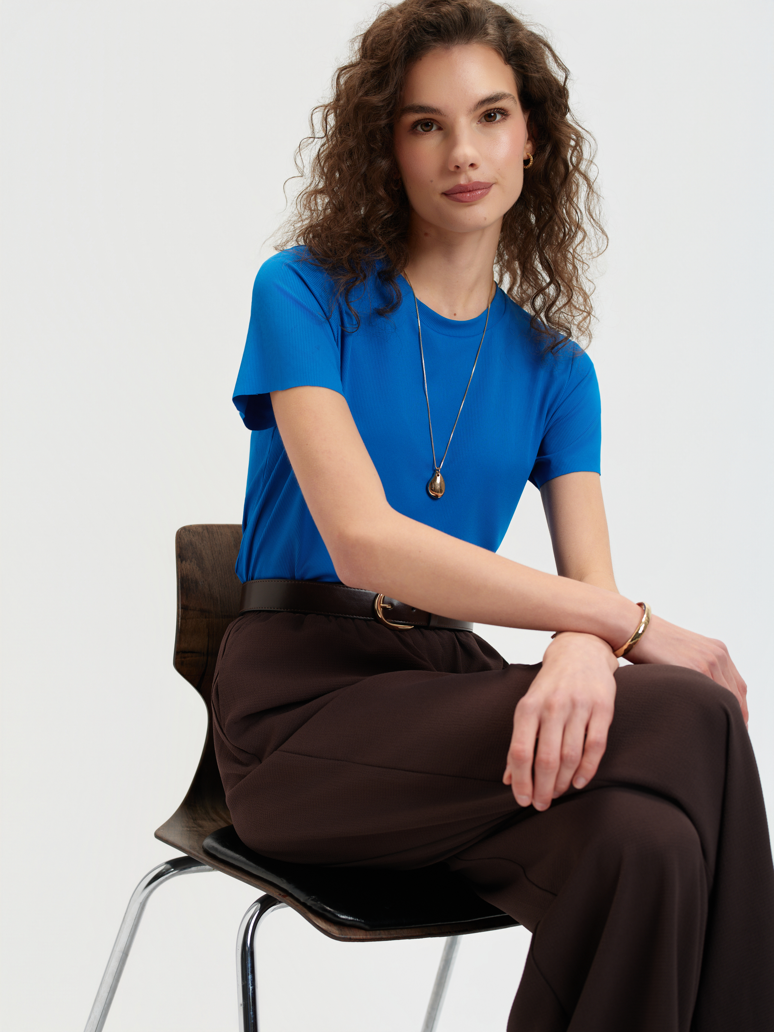 Niebieski top w prążki 