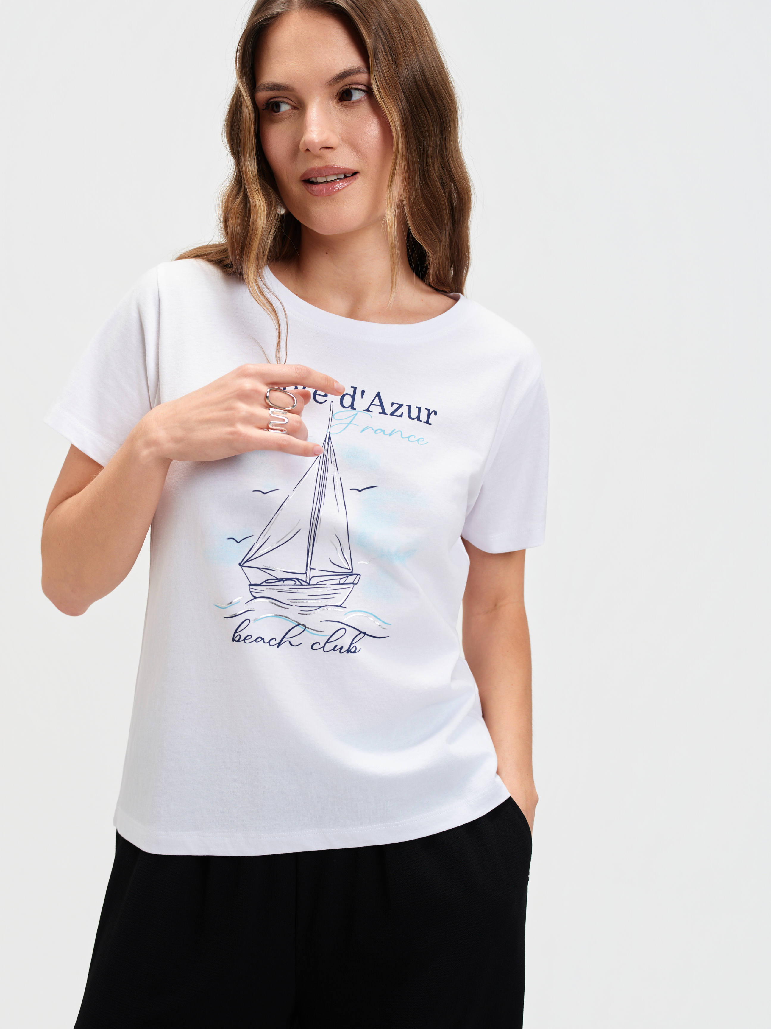 Top z efektownym nadrukiem 