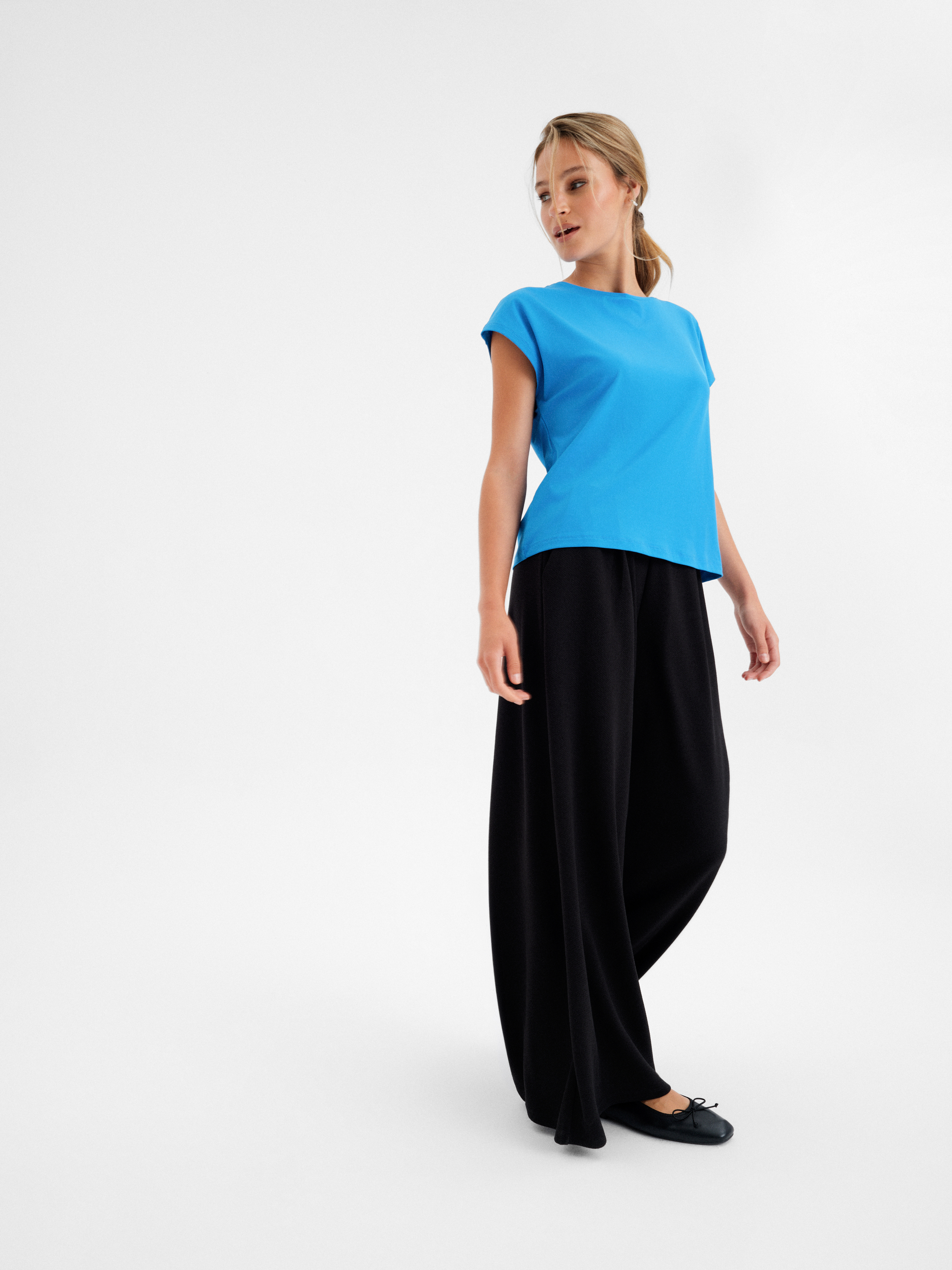 Niebieski top basic 