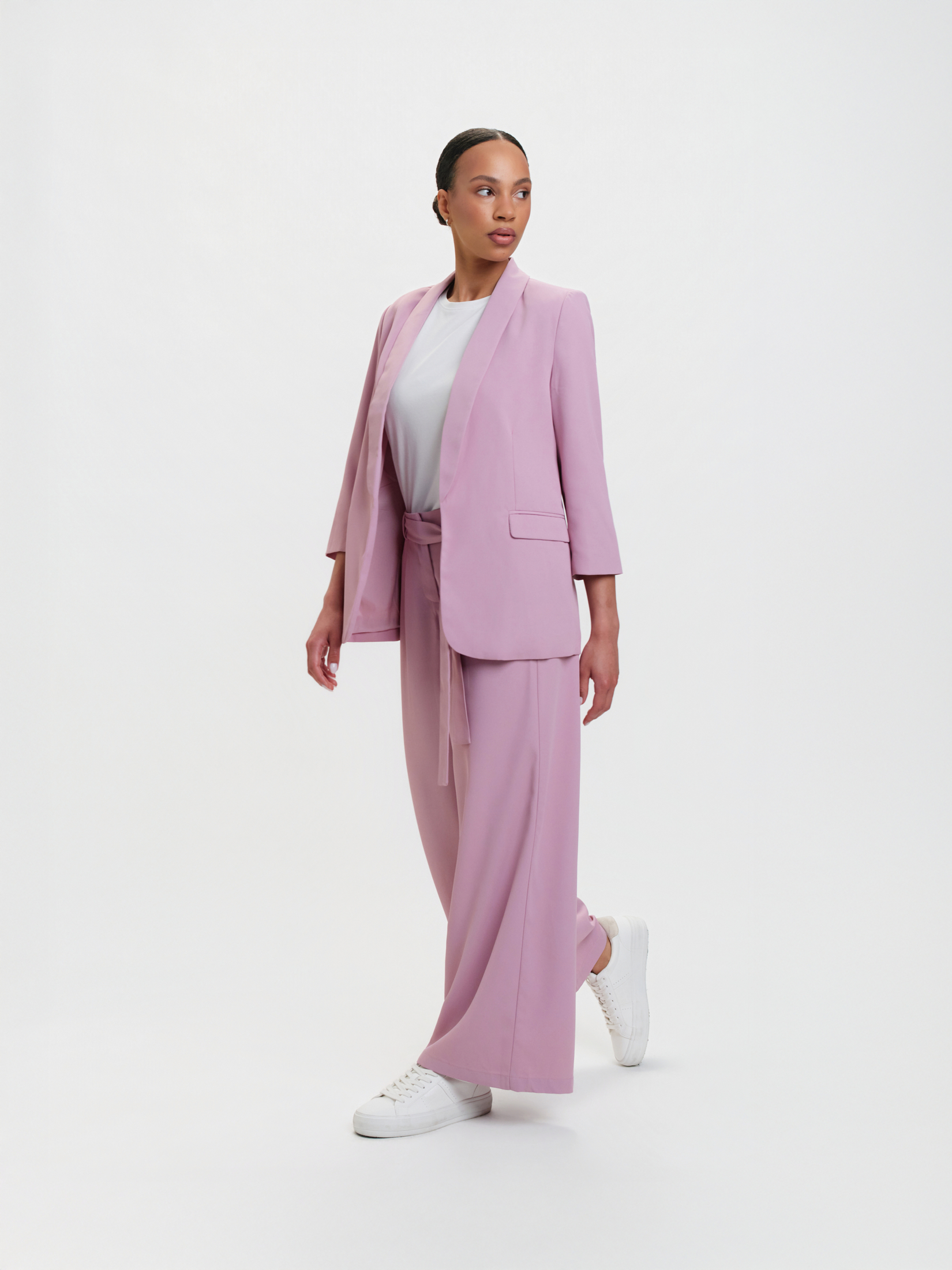 Żakiet z szalowym kołnierzem róż 