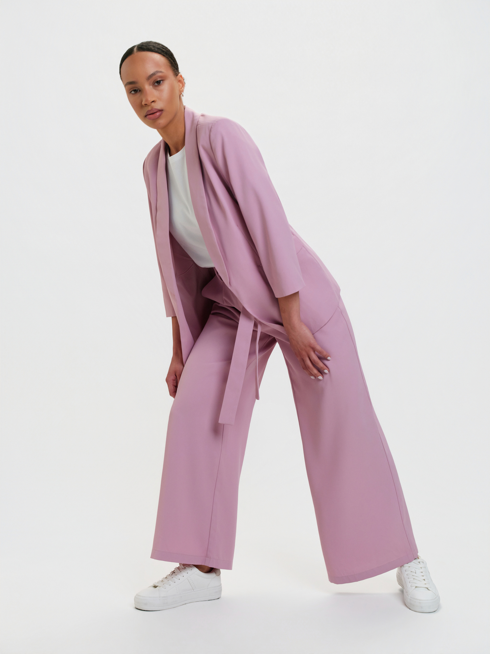 Żakiet z szalowym kołnierzem róż 