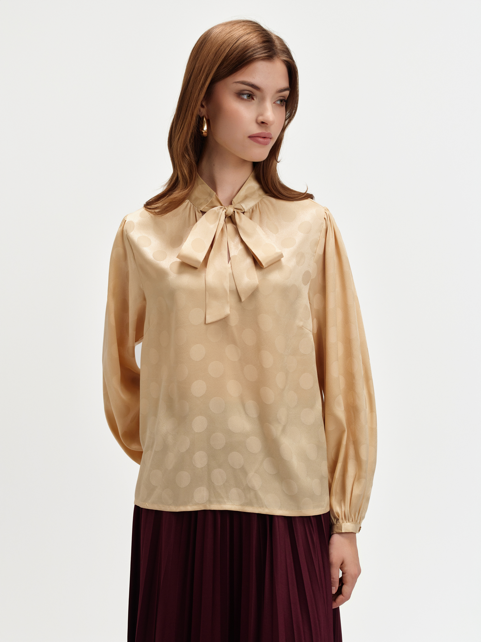 Elegancka bluzka z wiązaniem 