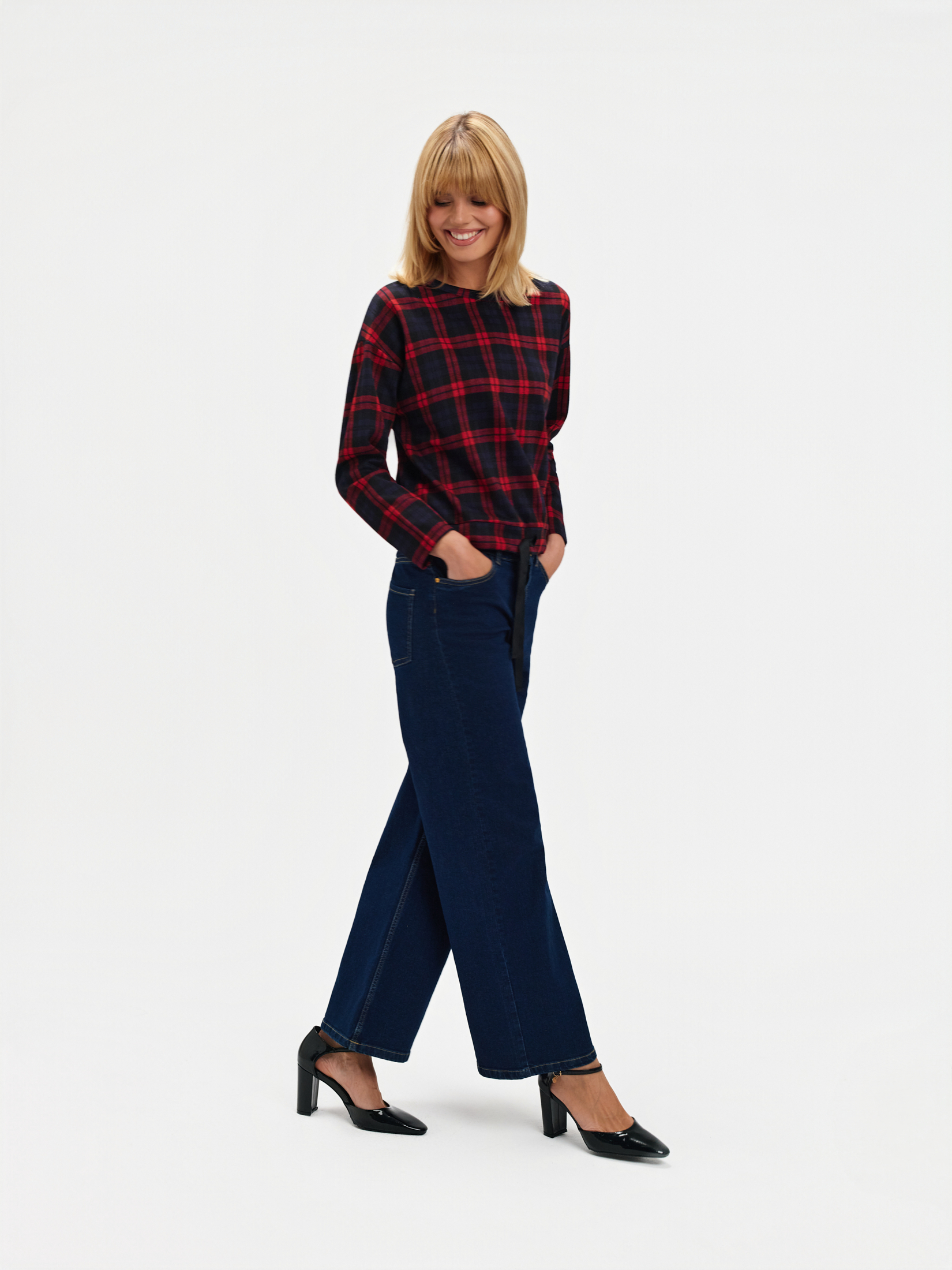 Casualowa bluza w czerwoną kratę 