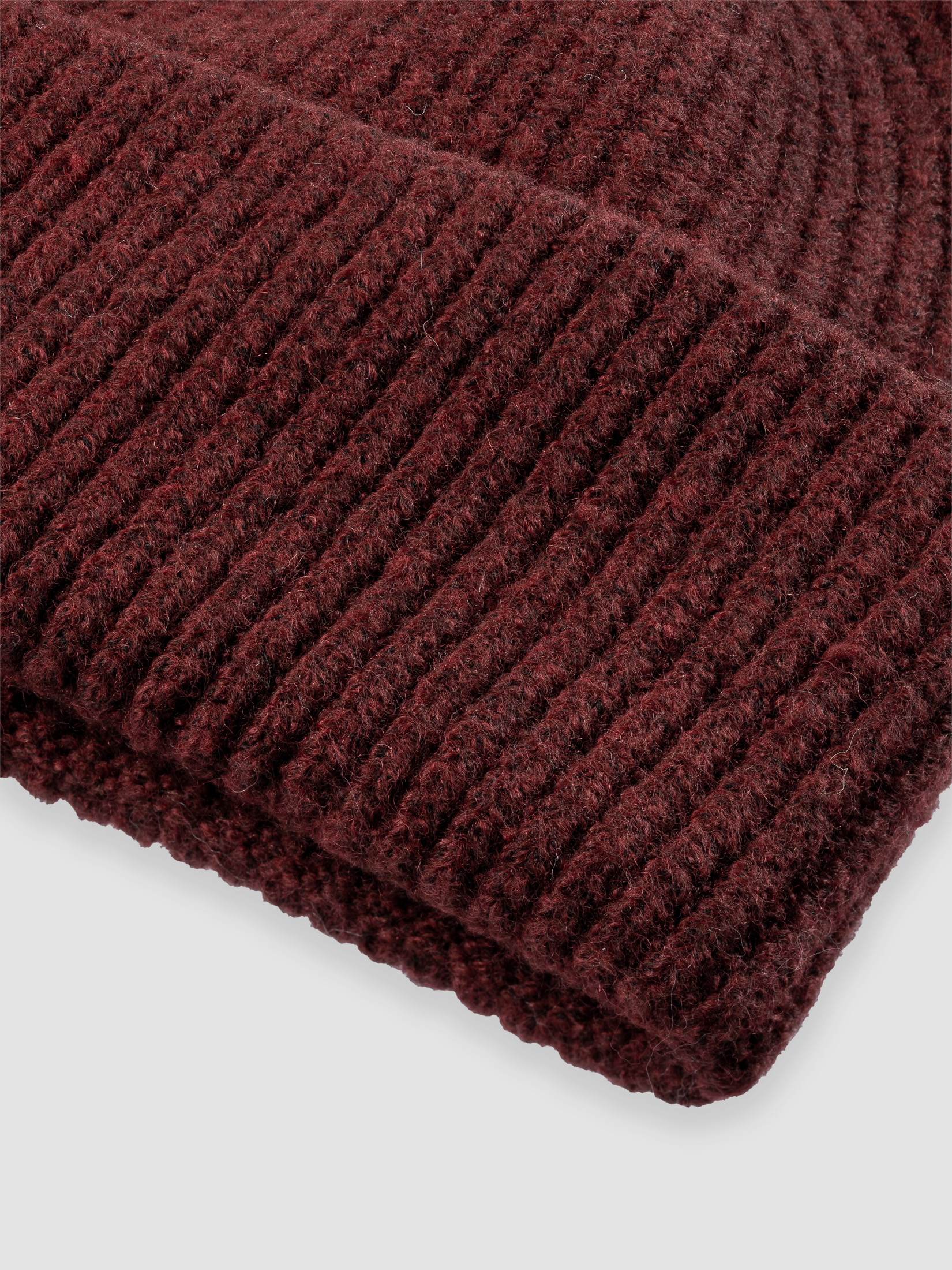 Burgundowa czapka beanie 