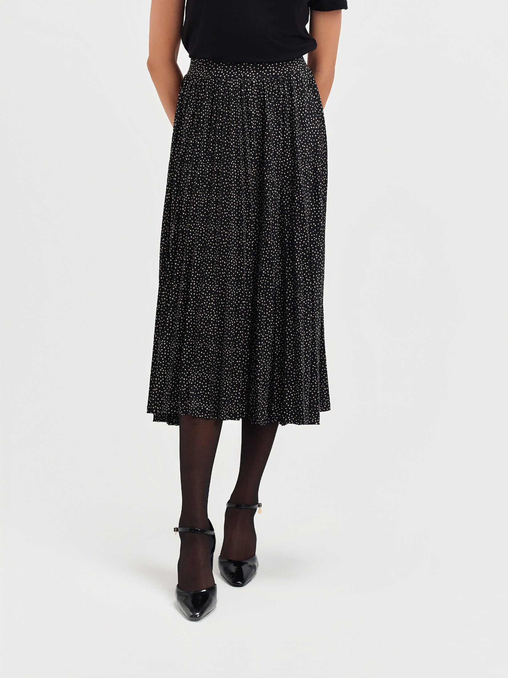 Plisowana spódnica w groszki 