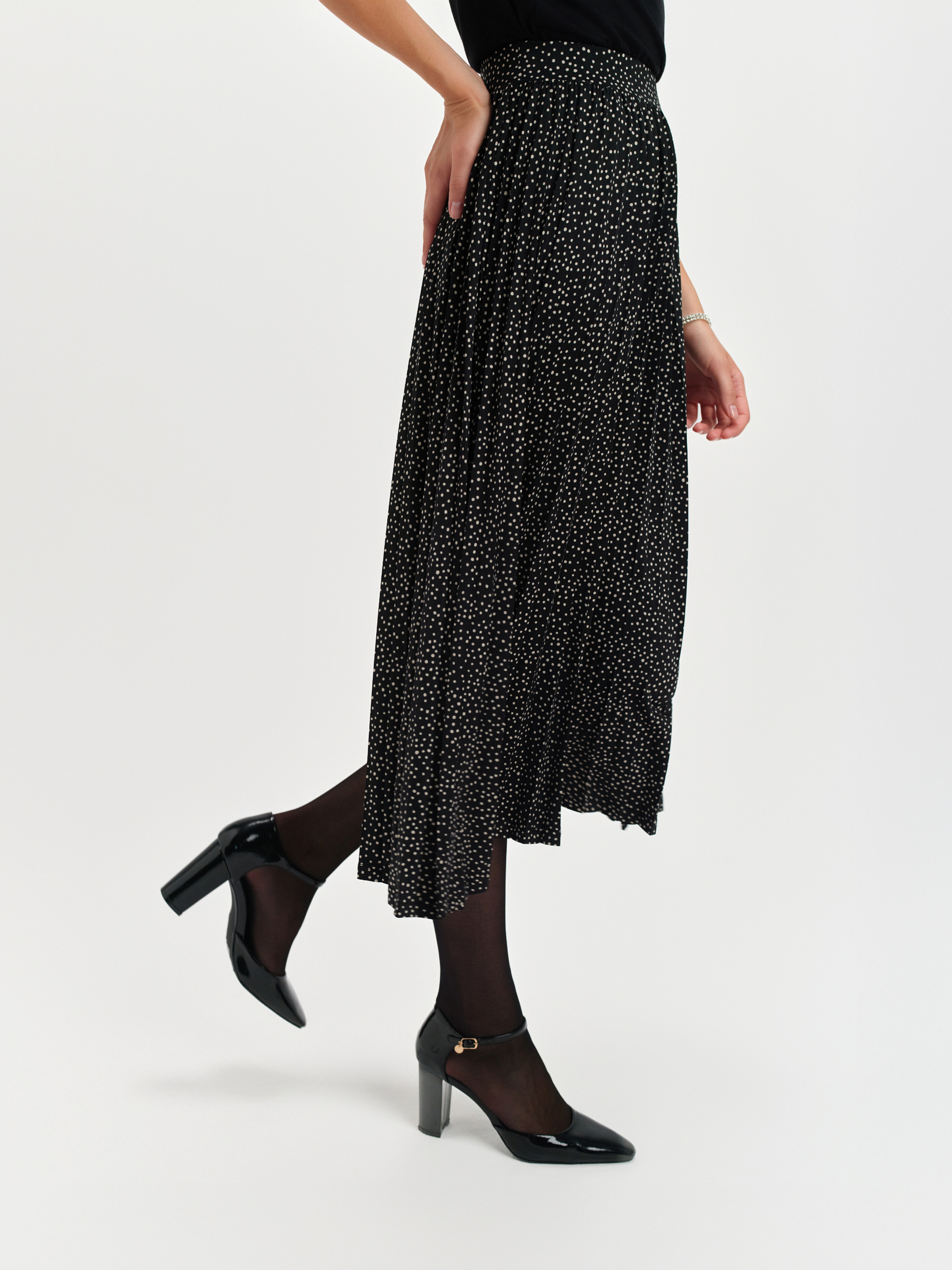 Plisowana spódnica w groszki 