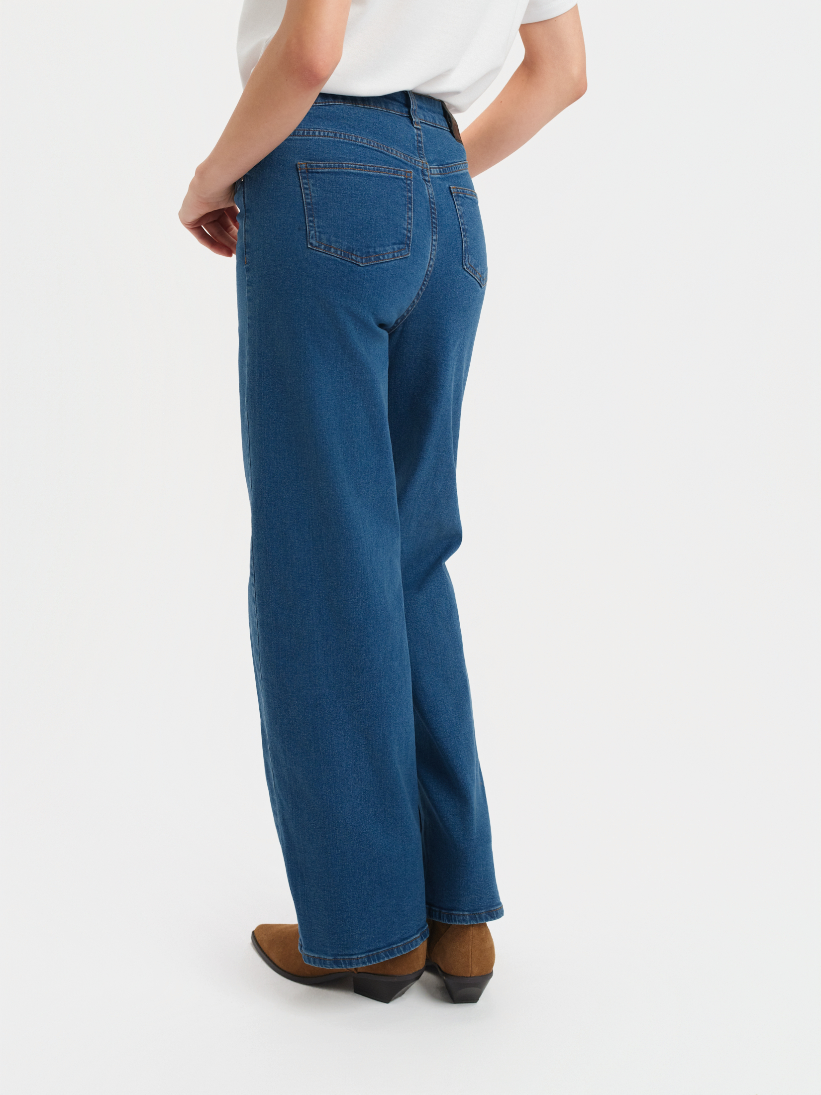 Jeansy wide leg z przeszyciem  Jeansy wide leg z przeszyciem