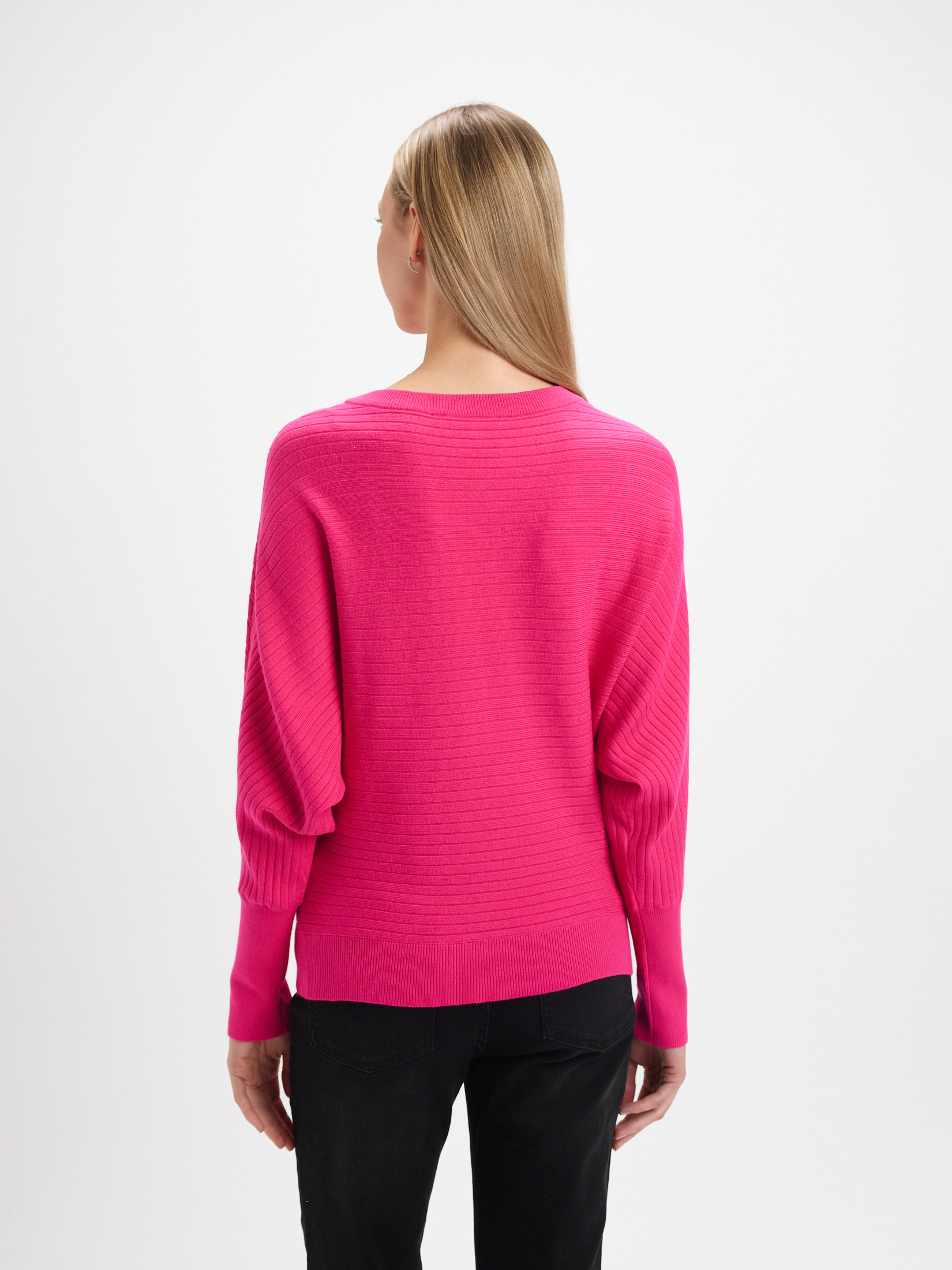 Sweter z rękawem typu nietoperz 