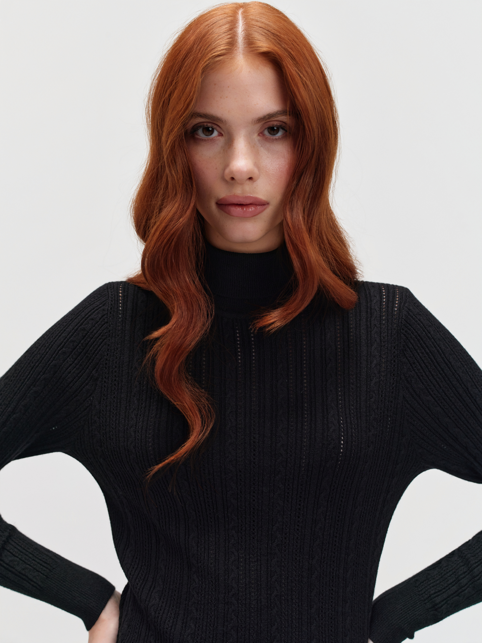 Golf z ażurową fakturą 