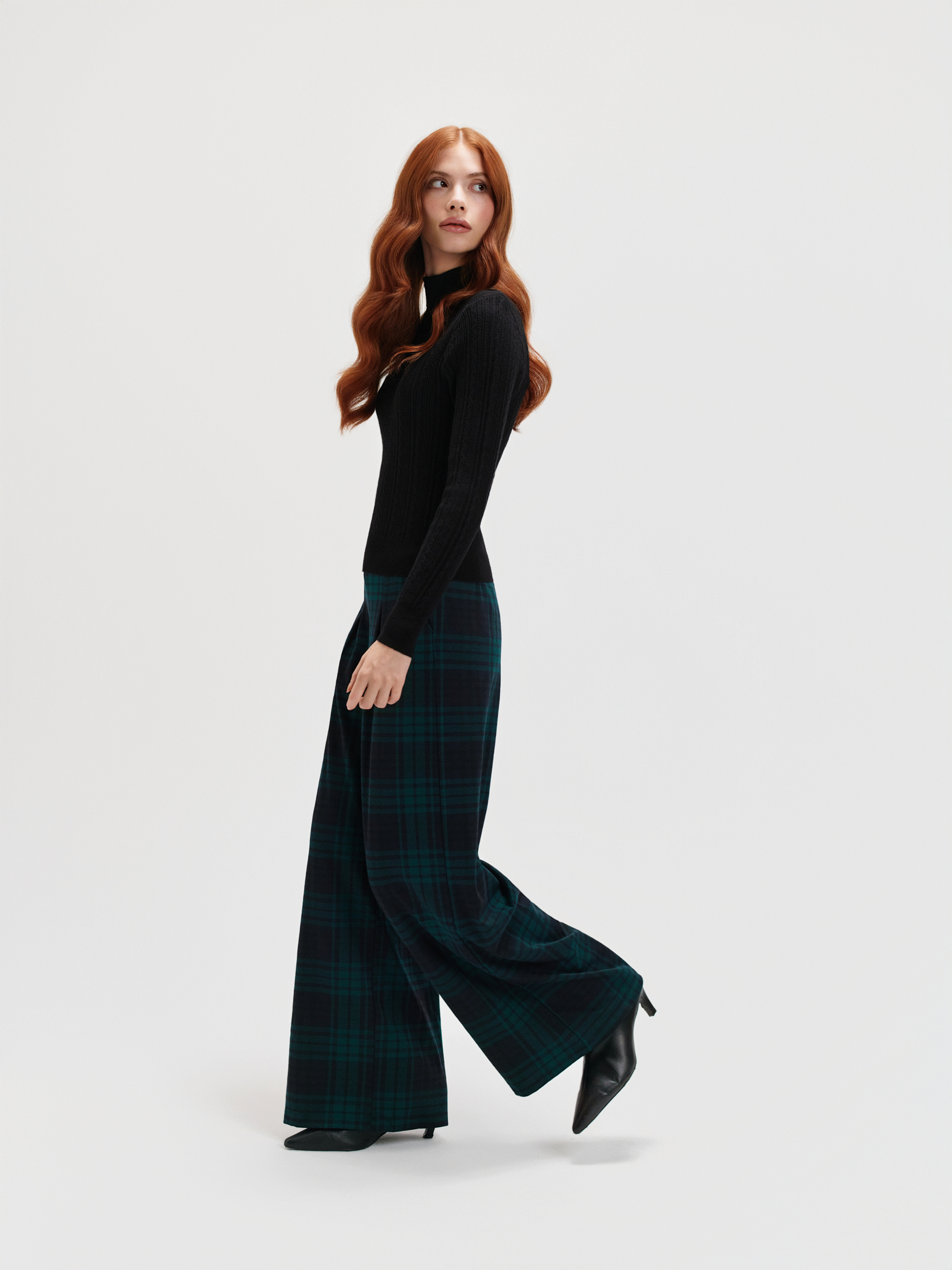 Golf z ażurową fakturą 