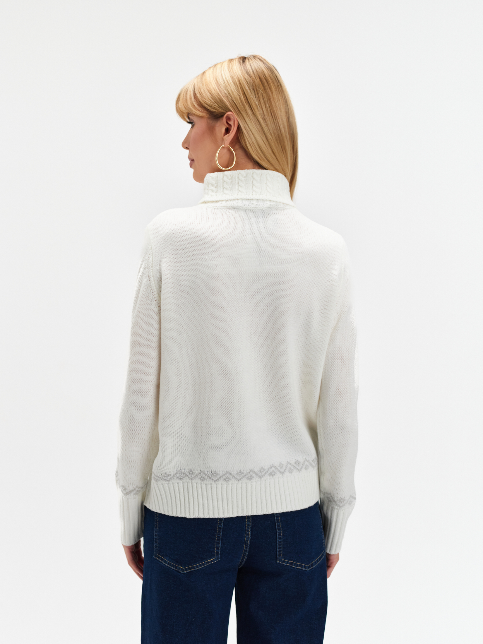 Miękki sweter z golfem 