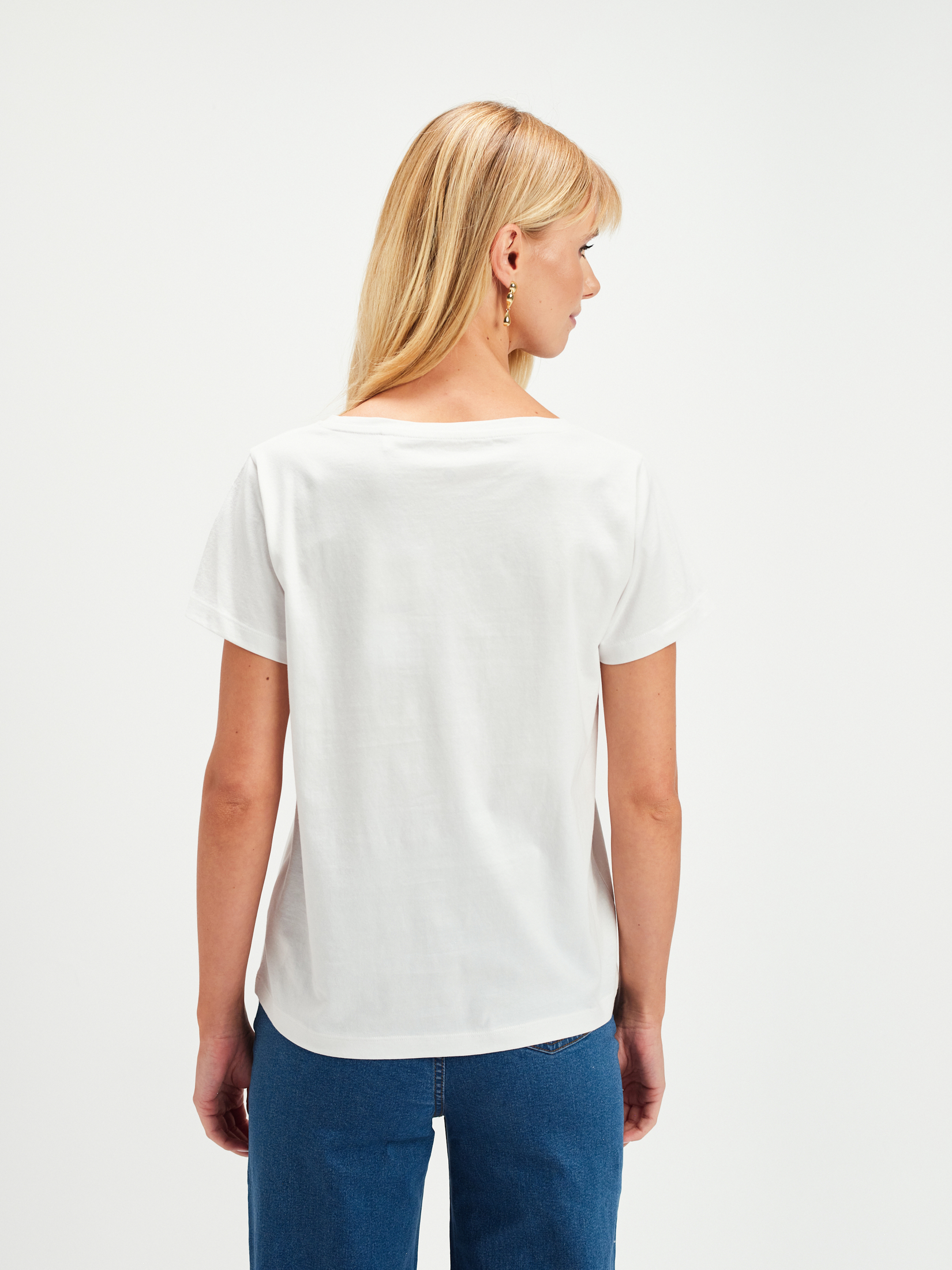 T-shirt z artystycznym nadrukiem 