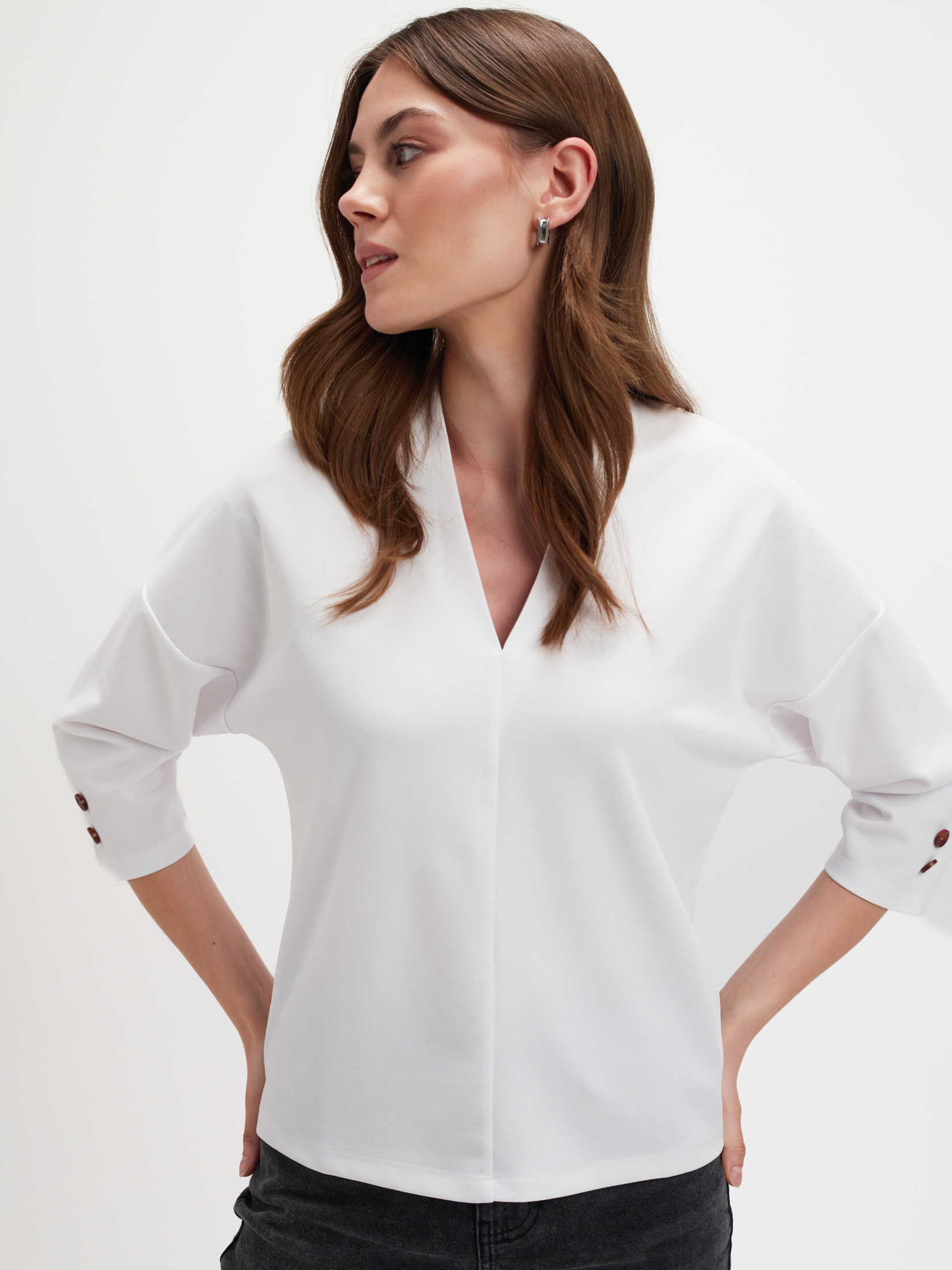 Biały top z dekoltem v-neck 