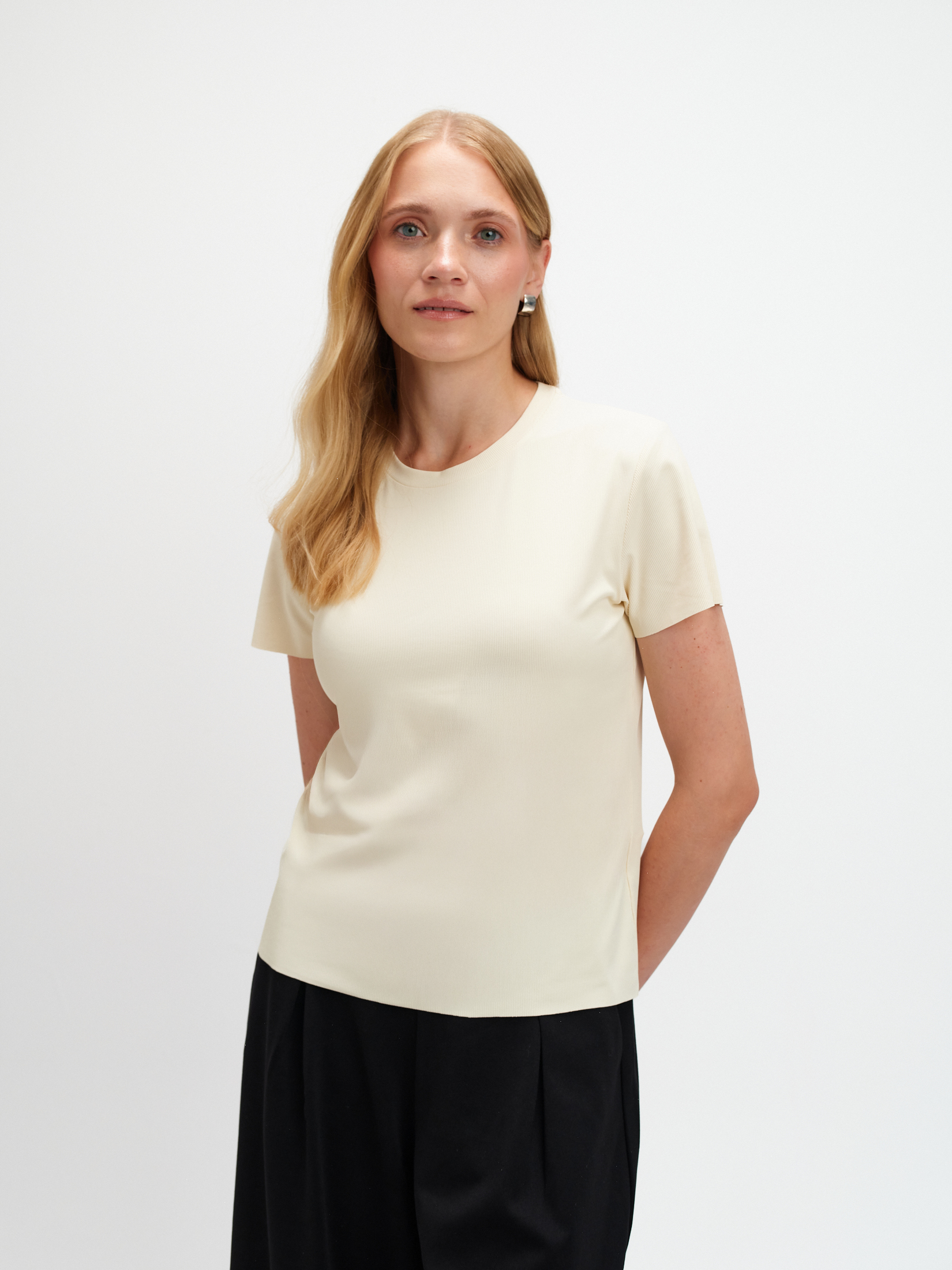 Kremowy top basic 
