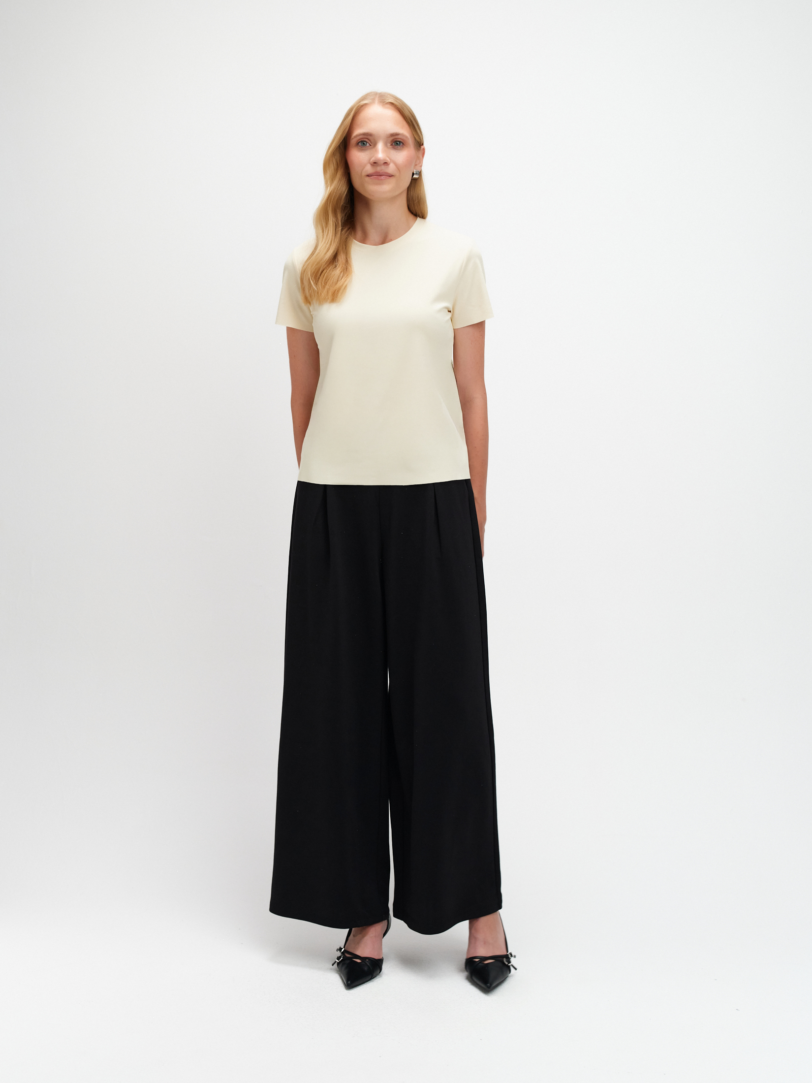Kremowy top basic 