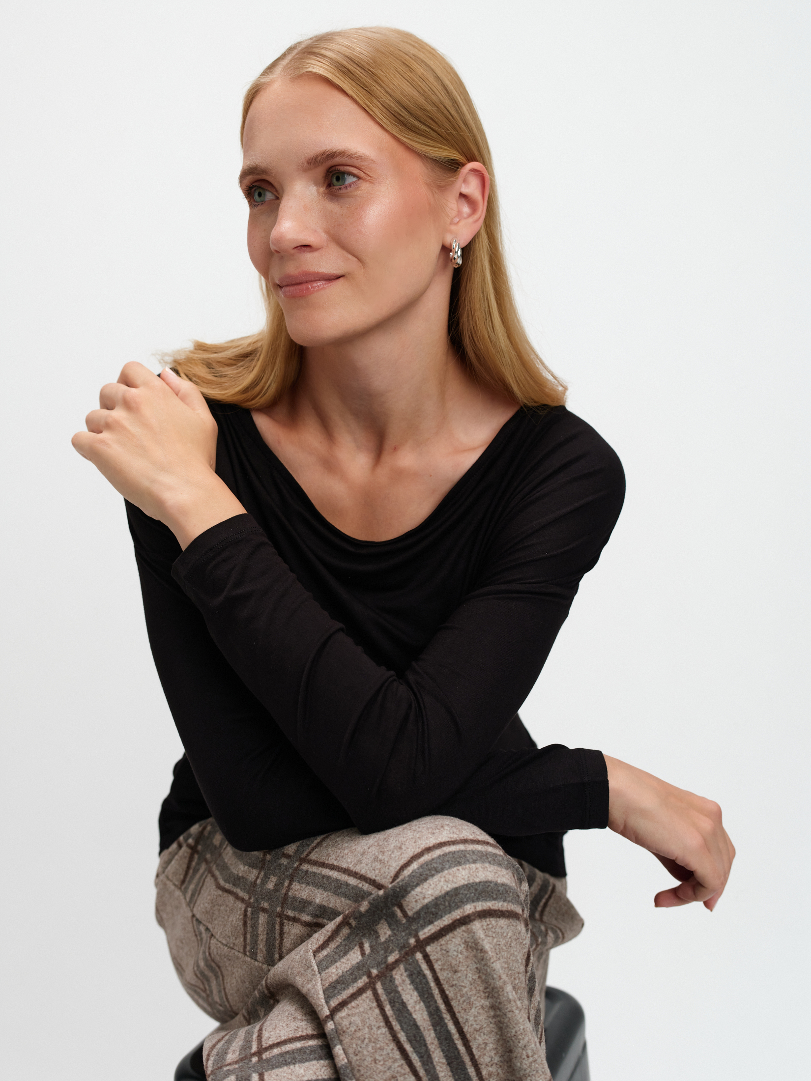 Czarna bluzka z marszczeniem 