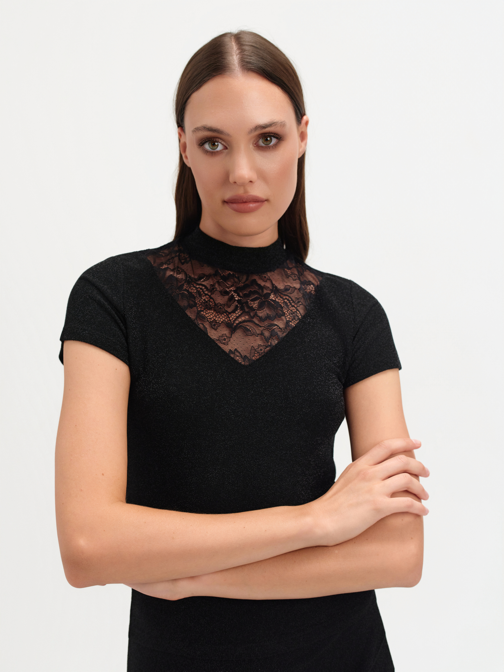 Czarny top z koronką 