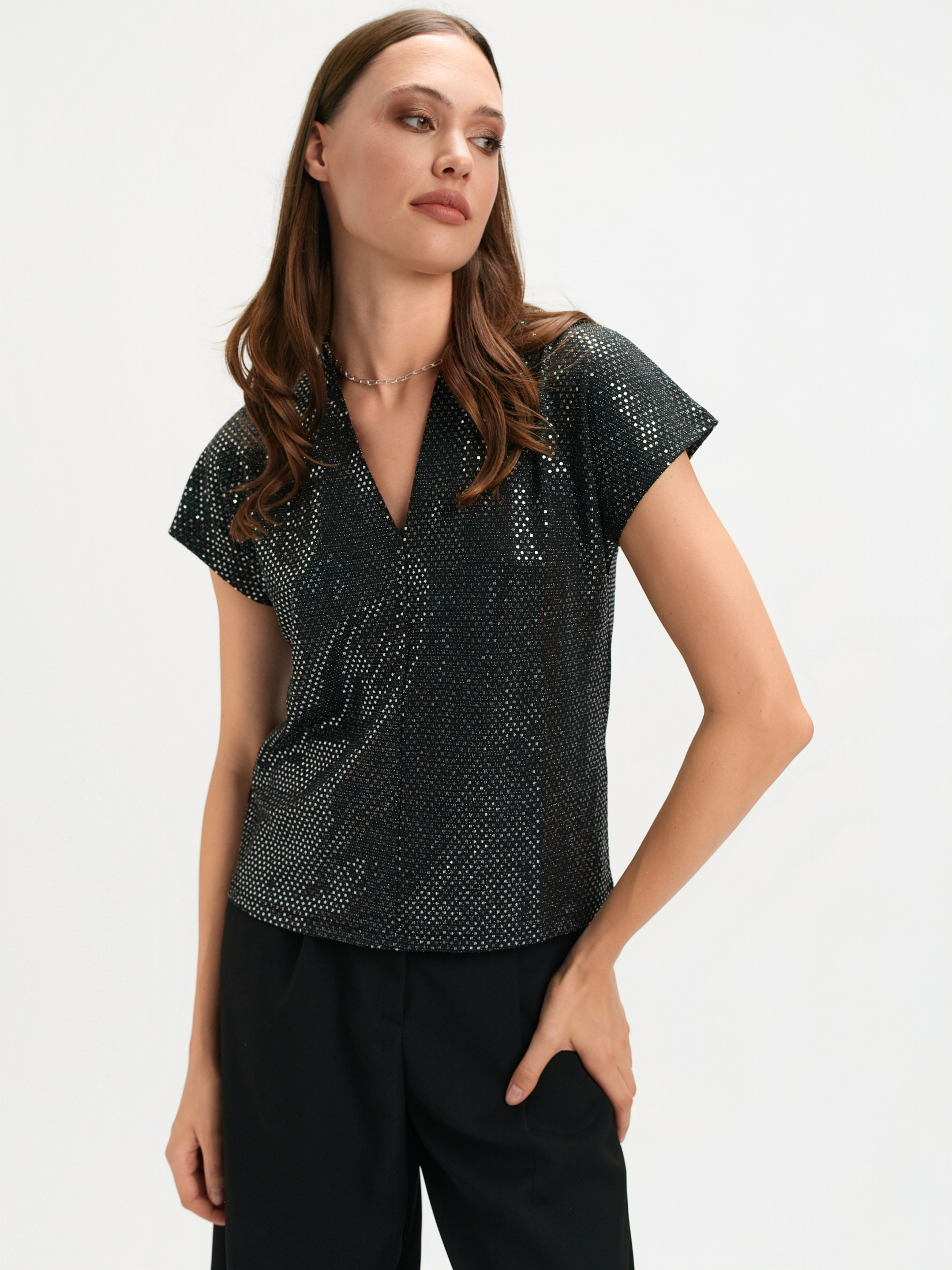 Czarny top z błyskiem 