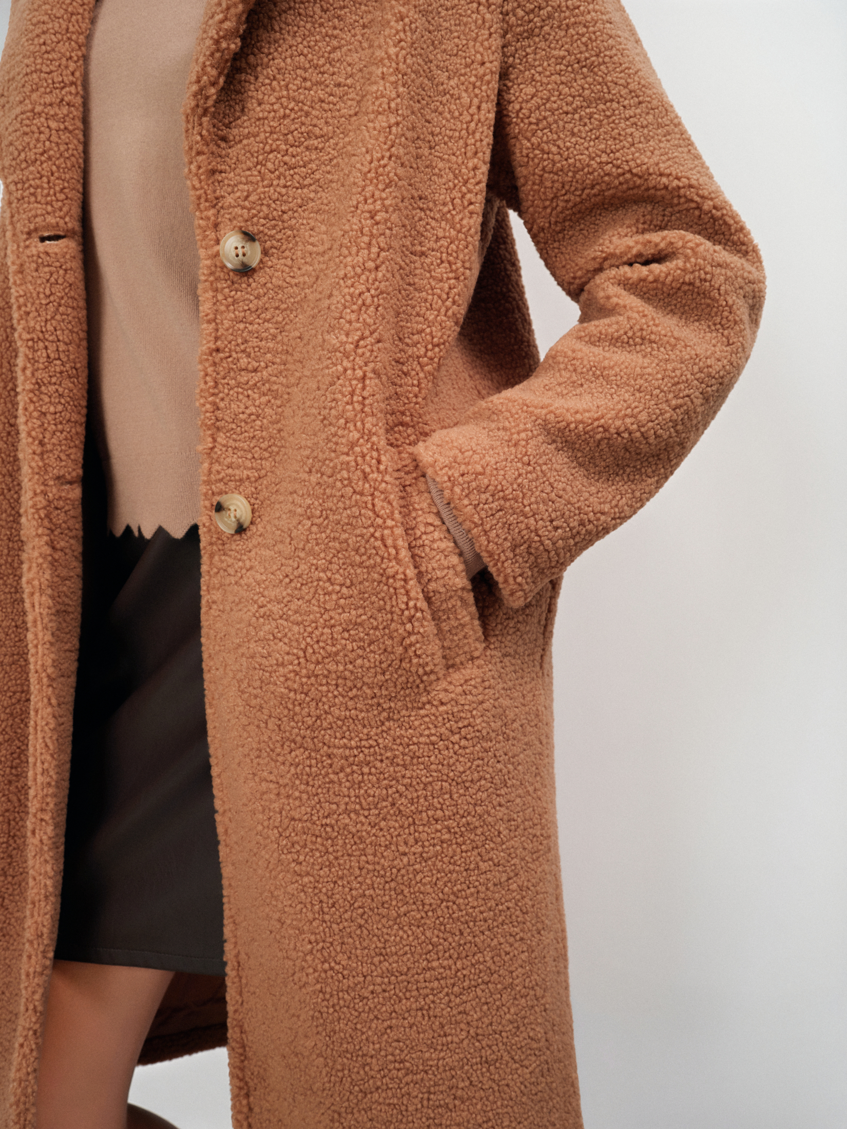 Brązowy płaszcz z imitacji baranka 