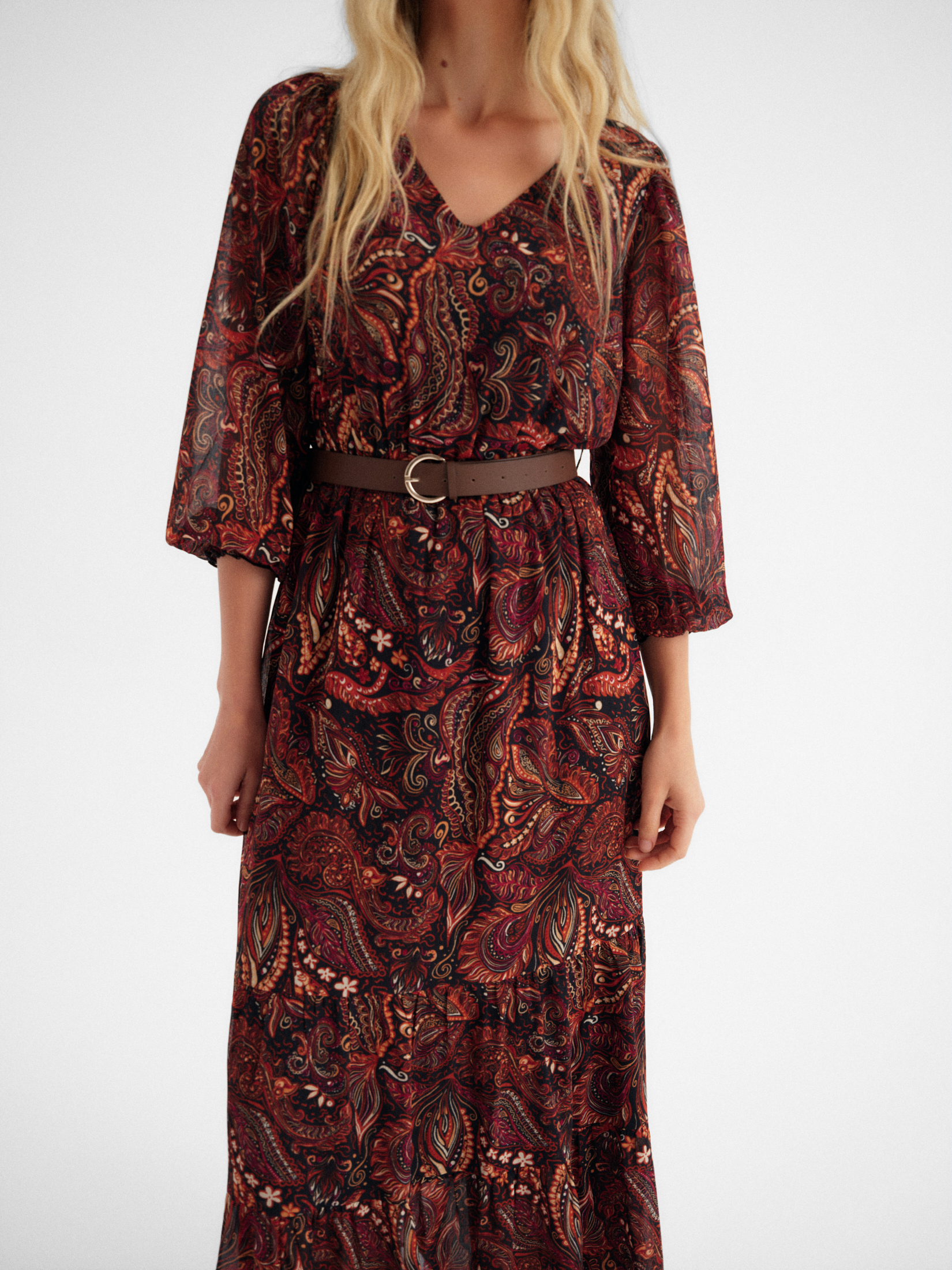 Sukienka maxi z wzorem paisley 
