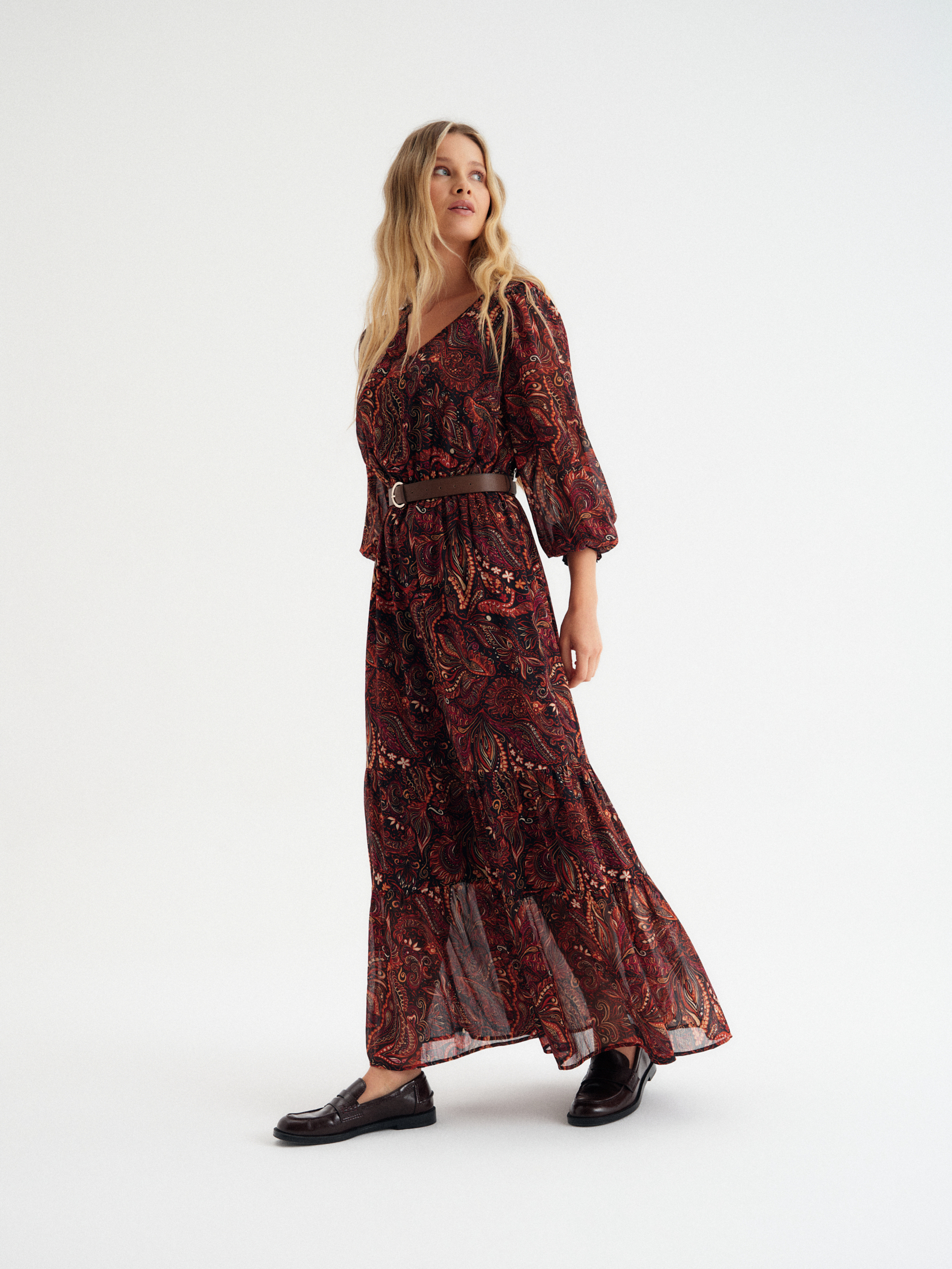 Sukienka maxi z wzorem paisley 