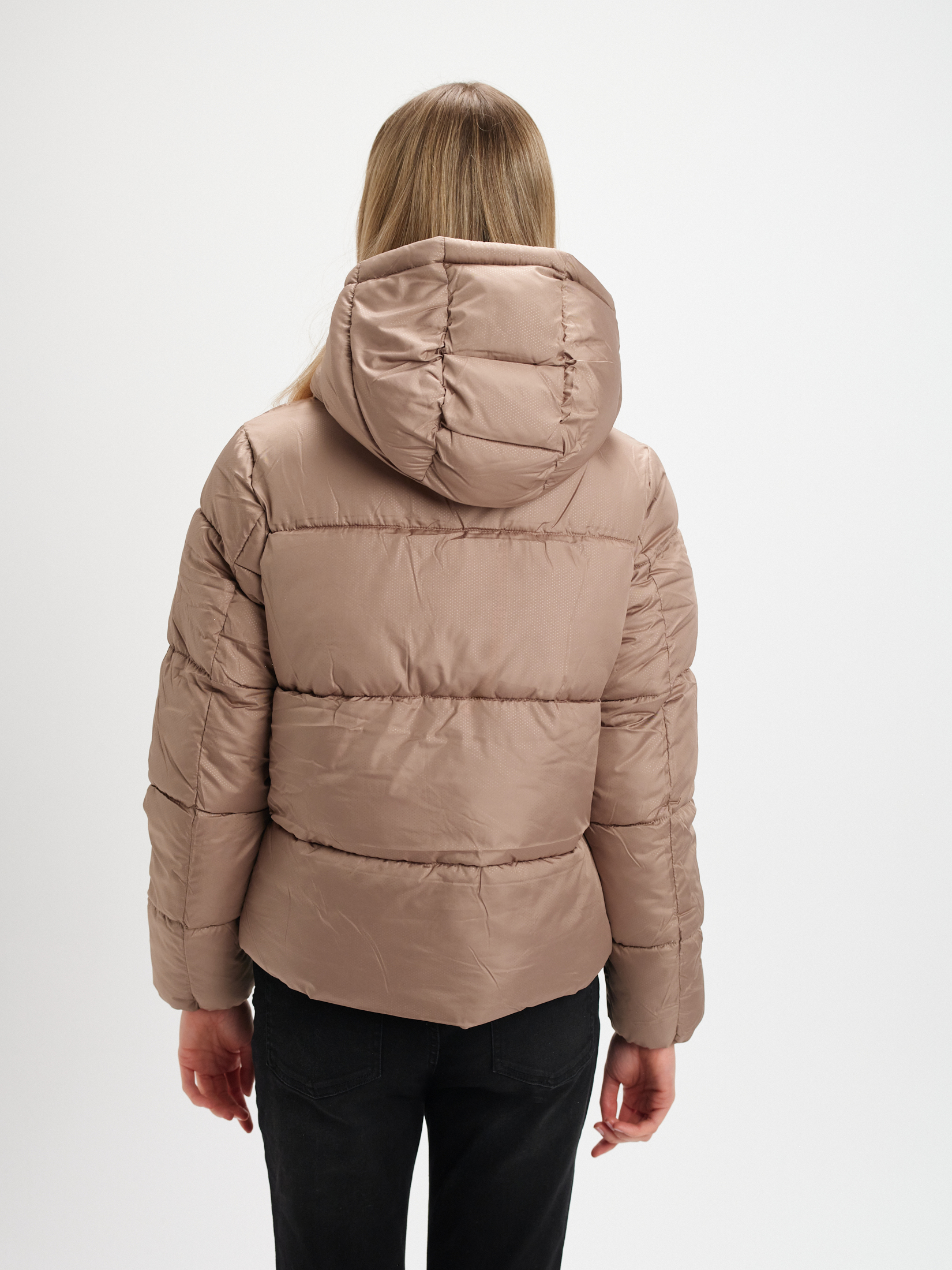 Klasyczna beżowa kurtka z kapturem 